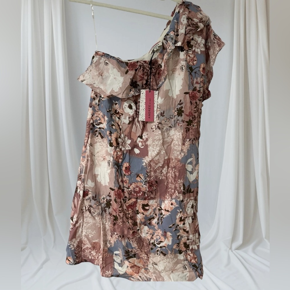 ANDRÉE BY UNIT Floral One-Shoulder Dress in Mauve, Dusty Blue & Cream